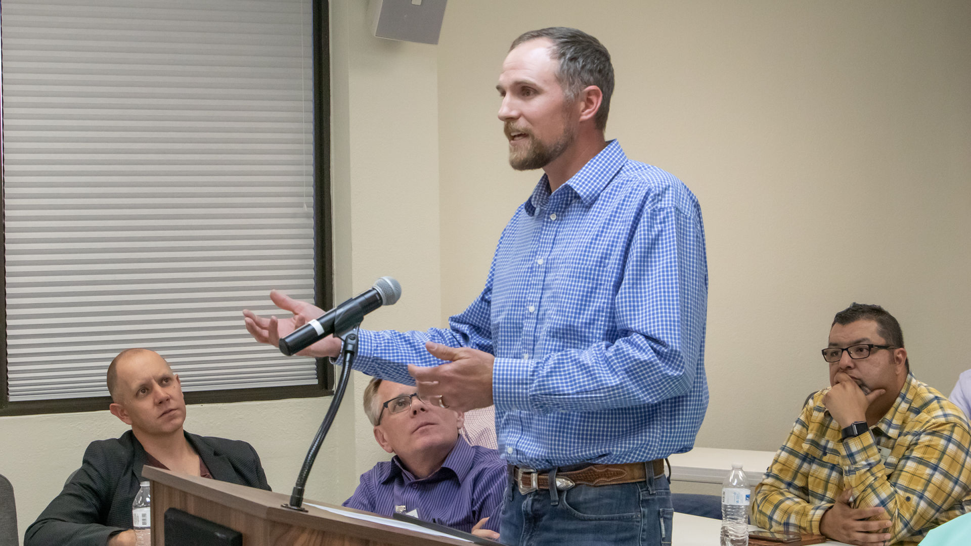 Davis Talks Evangelism and Discipleship